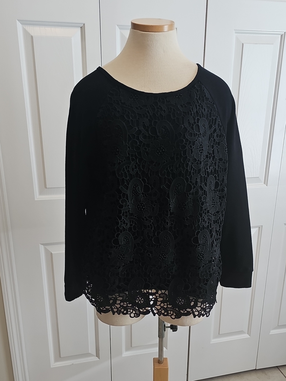 Adrianna Papell Lace Overlay Sweatshirt Womens Size L Black Floral Cotton Blend
